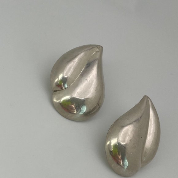 Vintage Sterling Silver Abstract Teardrop Stud Earrings - Picture 3 of 6